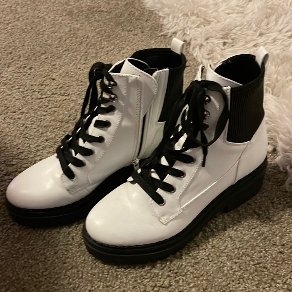 indigo rd. White Platform Combat Boots, Size 8